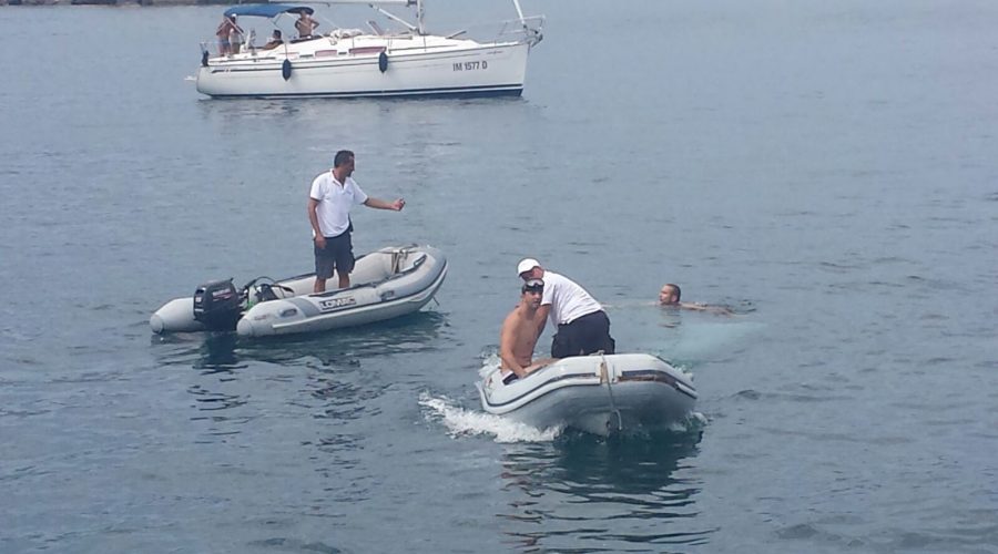 Riposto, incidente al porto cade auto in mare: grave la conducente