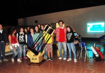 L&rsquo;eclissi di luna non passa inosservata dalla scuola di Santa Venerina