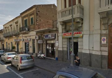 Rapina nella sede dell&rsquo;Aci. Mille euro il bottino