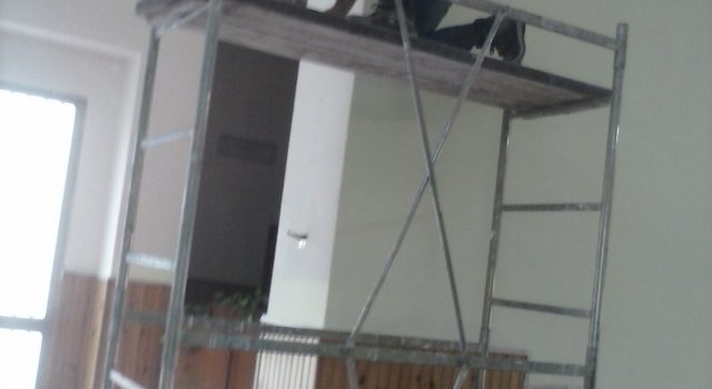 Giarre, plesso Scuola dell’infanzia “Rodari”. Il Comune assente e genitori e docenti restaurano l’edificio scolastico