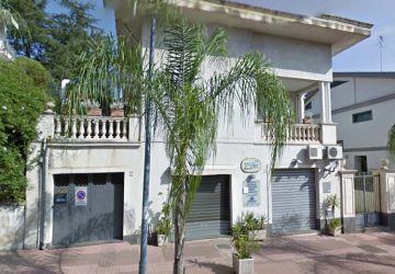 Giarre, tentata rapina in gioielleria