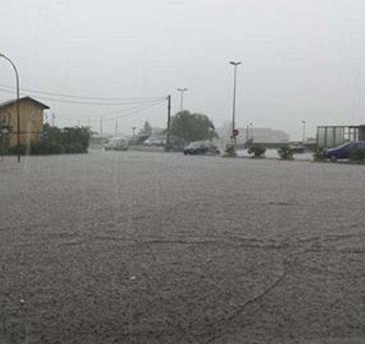 Allerta meteo, domani scuole chiuse