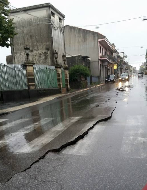 Gestione emergenza: sobrietà, dilettantismo e post sui social. In città lavorano i carabinieri: da soli