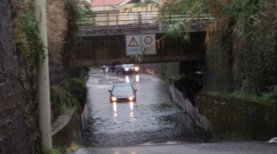 Allerta meteo, temporali e rovesci di forte intensità: scuole aperte