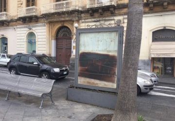 Giarre, la chiamano piazza Duomo, il salotto:  ma &egrave; uno sgabuzzino