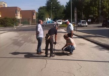 Riposto, improvvisa fuoriuscita di liquami per strada