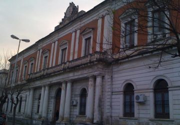 Giarre, acqua alta negli uffici dei servizi sociali