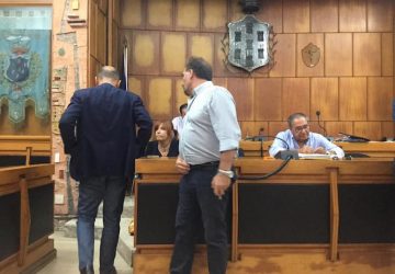 Giarre, il gruppo di Camarda detta la linea al sindaco