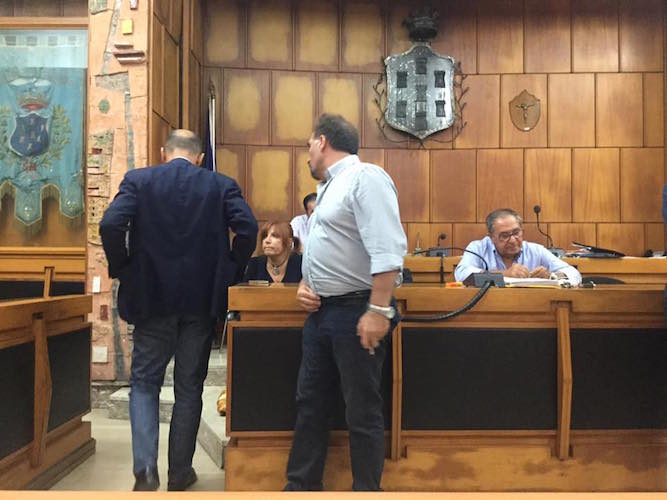 Giarre, il gruppo di Camarda detta la linea al sindaco