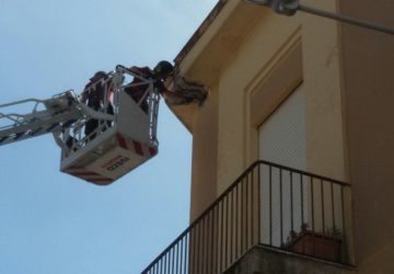 Macchia, scuola Ungaretti frontalini pericolanti; intervengono i vigili del fuoco