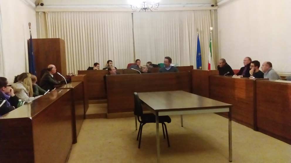 Mascali, la cronaca di una seduta di Consiglio comunale “bollente”