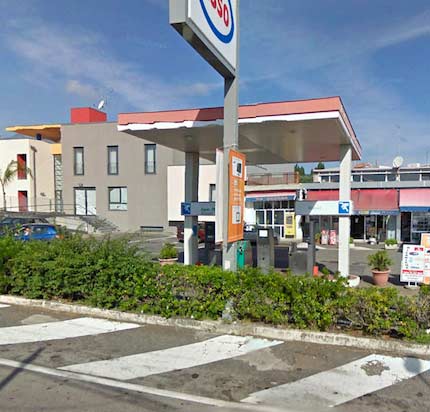 Santa Venerina, assalto notturno alla tabaccheria della Stazione Esso