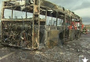 Autobus della FCE in servizio prende fuoco: nessun ferito