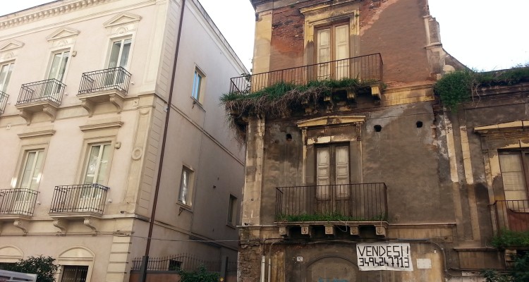 Catania: crolla una palazzina in via Di Prima