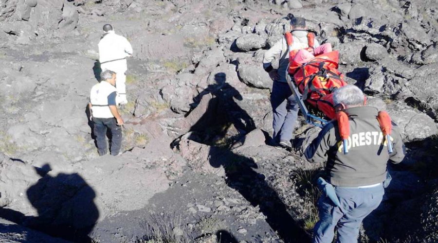 Etna: accusa un malore durante l’escursione. Salvato e trasportato con l’elisoccorso al Cannizzaro