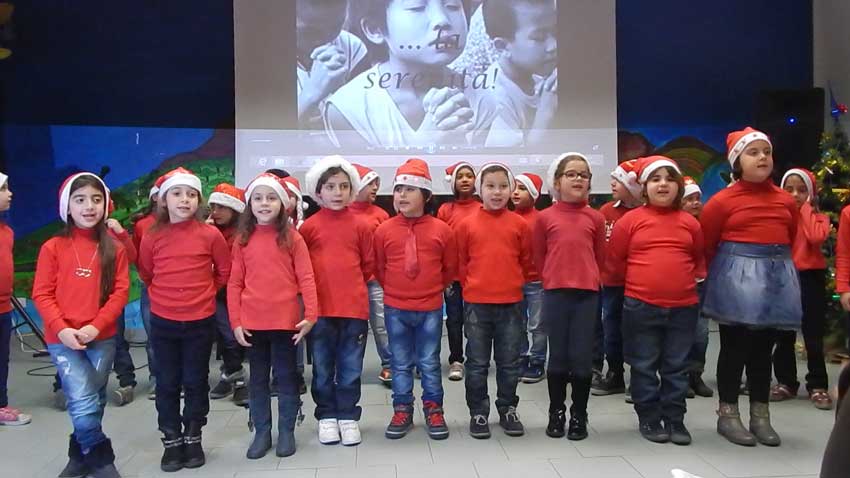 Giarre: recital natalizio emozionante al Mons Alessi. Protagonisti gli alunni delle prime classi
