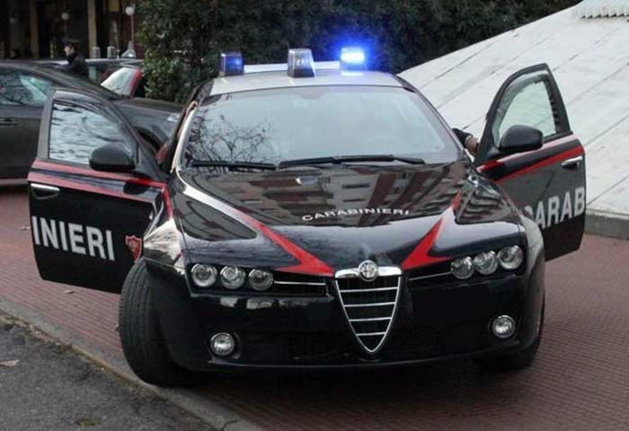 Aci Castello, cocaina e marijuana in camera da letto: 20enne in manette