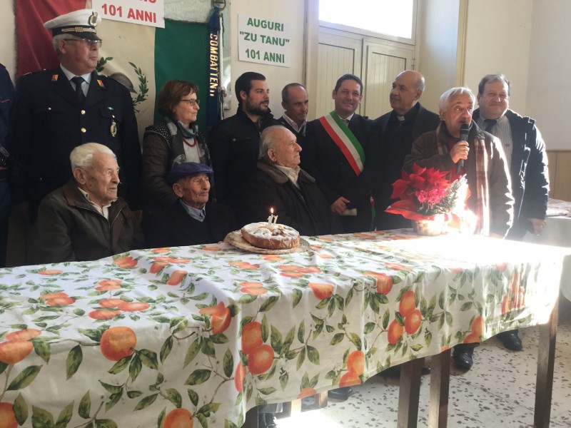 Mascali, grande festa per nonno Gaetano: spente 101 candeline