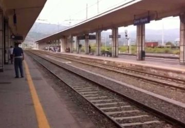 Ferrovie, la tratta Catania-Messina perder&agrave; fermate intermedie. Anzi no