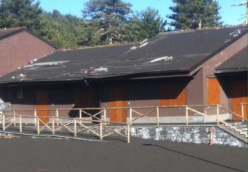 Linguaglossa: il Comune subito in azione per rimuovere la sabbia vulcanica