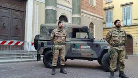 Catania, Sottufficiale dell’Esercito, libero dal servizio, consegna alla polizia due malviventi denunciati per tentata rapina