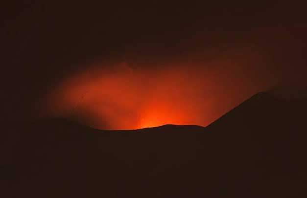 Etna: moderata attività stromboliana