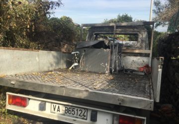 Giarre: rinvenuto bruciato il camion utilizzato per il furto Postamat di Altarello  VD