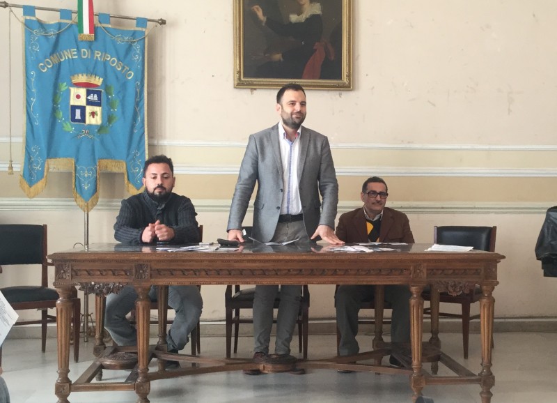 Riposto, presentato il Natale di mille colori. Il 5 gennaio Katia Ricciarelli