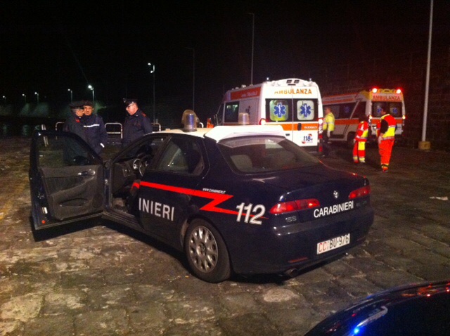 Porto di Riposto: auto finisce in mare VIDEO