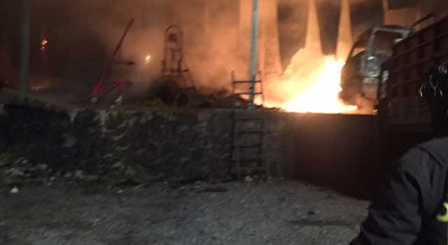 Attentato incendiario in deposito agrumi di Nunziata. L’ombra del racket? FOTOGALLERY