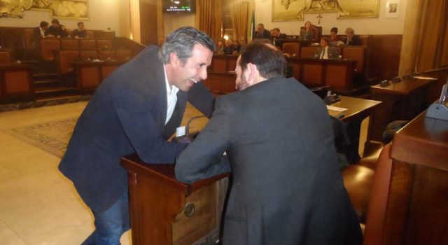 Comune di Catania: si naviga a vista, in mezzo a sbadigli e a parole. Vuote