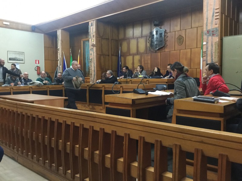 Giarre, Raffaele Musumeci, paga tutto. E non decade VD