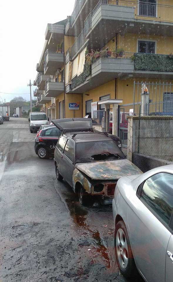 Mascali, si allunga la scia di incendi d’auto. Episodio accidentale