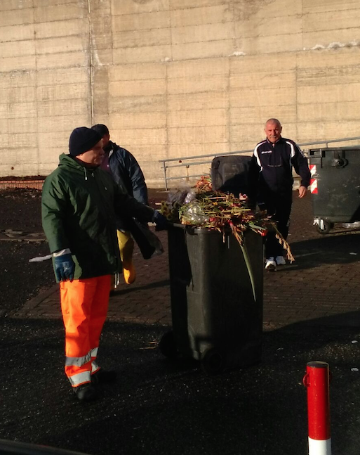 Mascali, atto vandalico al cimitero. Operatori ecologici e dipendenti comunali volontari ripuliscono