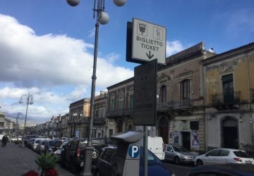 Giarre, approvato il nuovo regolamento sulle strisce blu. "Ora si potr&agrave; fare una gara per affidare il servizio"