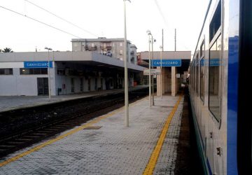 Aci Castello, Cannizzaro: i treni fermano ma la stazione è deserta