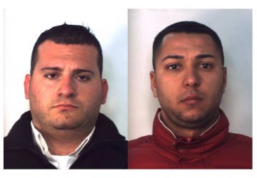 Catania: tentano di rubare un paio di occhiali a suon di calci e pugni. Arrestati