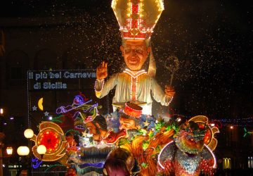 Carnevale di Acireale, inizia la festa!