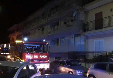 Fiumefreddo: in fiamme due bombole in una veranda. Anziana salvata dai vigili del fuoco
