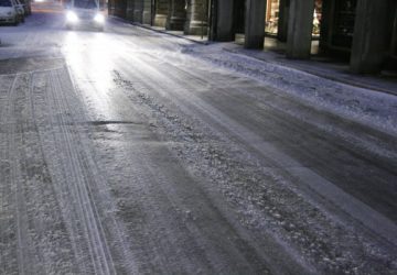 Giarre, strade ghiacciate, un incidente a S.Giovanni Montebello