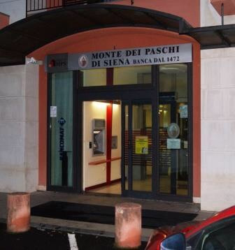S. Gregorio, rapina al Monte dei Paschi di Siena: un arresto