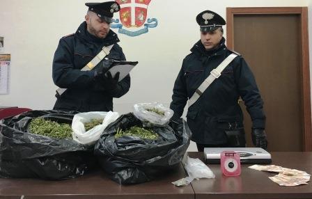 Paternò, carabinieri sequestrano 5 chili di marijuana: un arresto e una denuncia