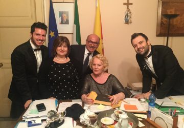 Katia Ricciarelli a Riposto: "Amate di pi&ugrave; la vostra terra". VIDEO
