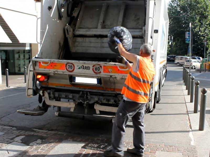 Appalto rifiuti Giarre: salta incontro sindacale per il passaggio delle consegne