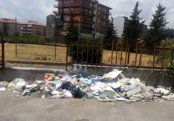 Catania: strade sporche e microdiscariche a S. Giovanni Galermo