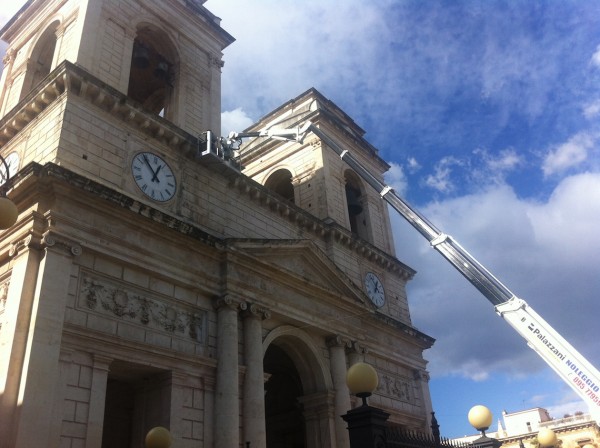 Preparativi apertura Porta Santa Duomo Giarre: rimosse erbacce sulle torri campanarie