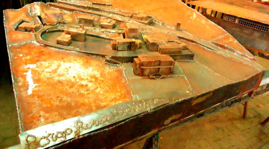 Francavilla di Sicilia, il Borgo Schisina in miniatura realizzato con materiali ferrosi dall’architetto Santi Di Pietro