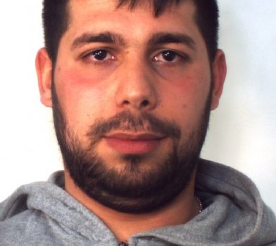 Catania, sorpresi con 16 kg droga e tre pistole. Tre arresti