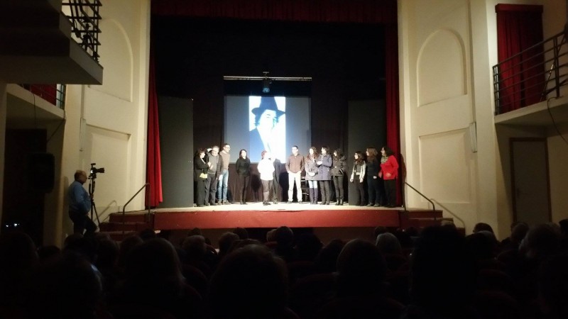 Giarre, grande successo di Maria Rita Leotta al Teatro Rex con “Tutti maschi tranne me”