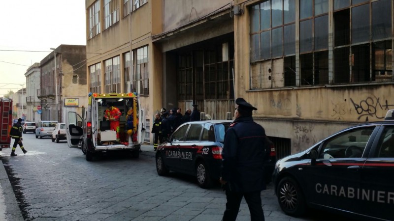 Giarre, in corso imponente controllo interforze nell’ex pastificio Strano